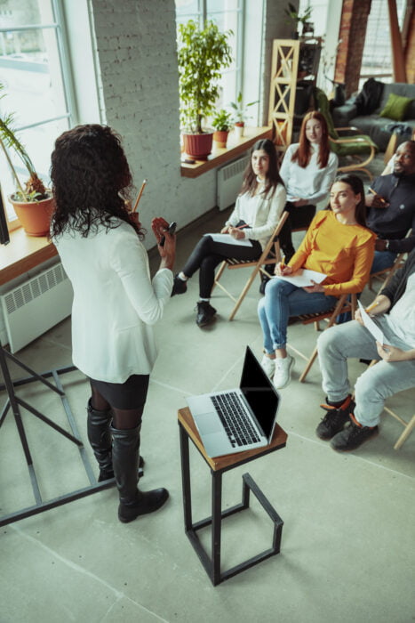 Stage, Podcast, and Presentation - Adapting Your Speaking Style across Different Platforms 2 adapting speaking style across platforms 2 Stage, Podcast, and Presentation - Adapting Your Speaking Style across Different Platforms