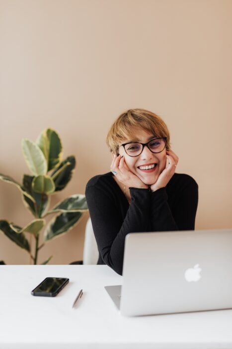 Stage, Podcast, and Presentation - Adapting Your Speaking Style across Different Platforms 7 adapting speaking style across platforms 7 Stage, Podcast, and Presentation - Adapting Your Speaking Style across Different Platforms