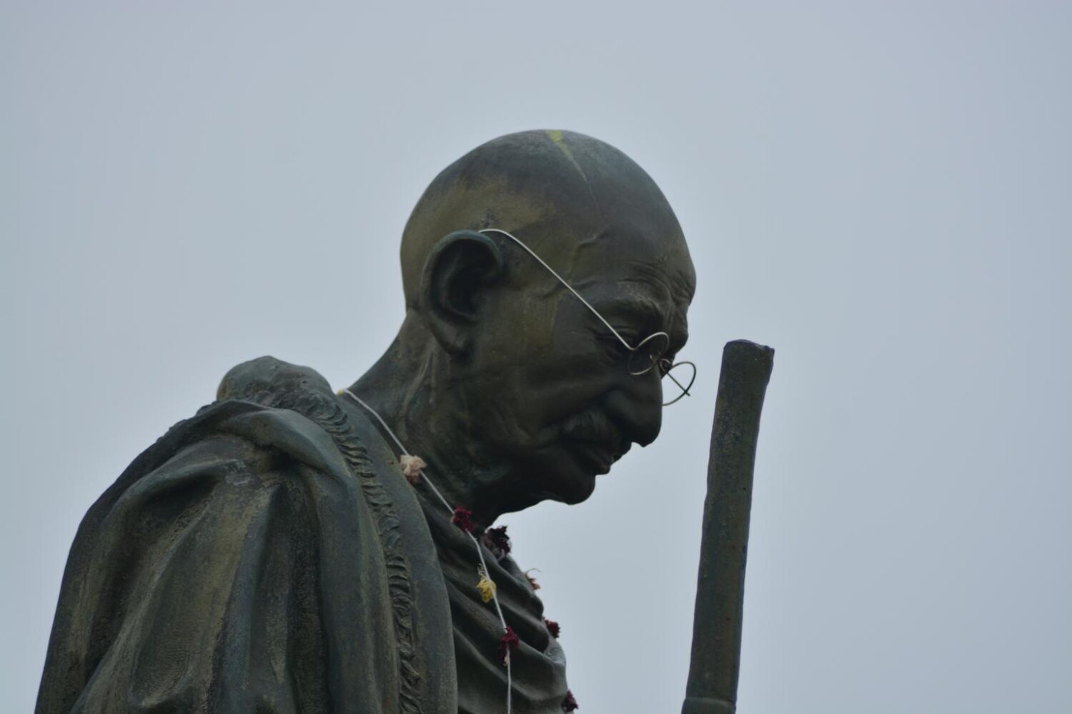 ghandi statue indian gandhi leader landmark man memorial sculpture mahatma famous park historical monument site